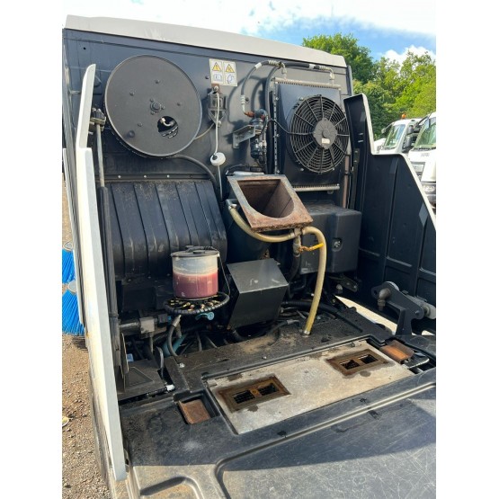 2019 JOHNSTON CX202 ROAD SWEEPER in Compact Sweepers