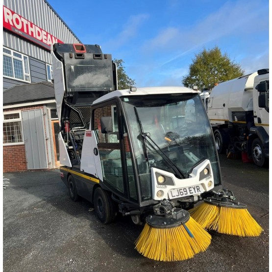 2020 JOHNSTON CX202 ROAD SWEEPER in Compact Sweepers