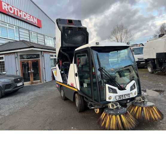 2020 JOHNSTON CX202 ROAD SWEEPER in Compact Sweepers