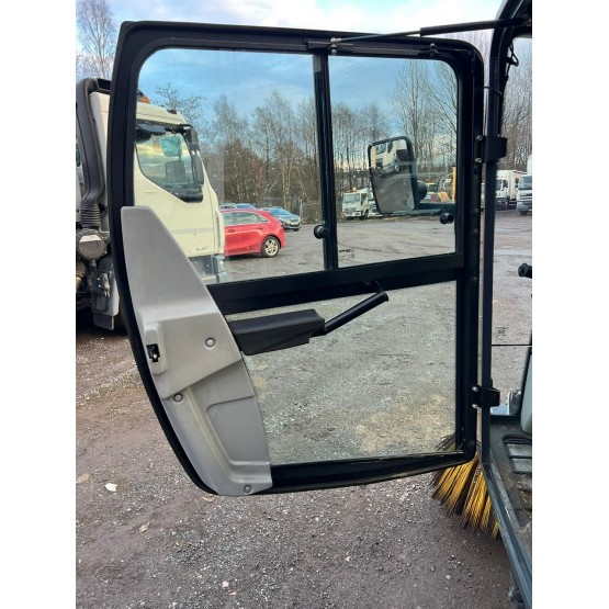 2020 JOHNSTON CX202 ROAD SWEEPER in Compact Sweepers