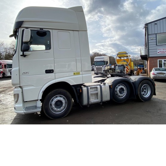 2015 DAF XF105-460 SUPER SPACE CAB in 6x2 Tractor Units