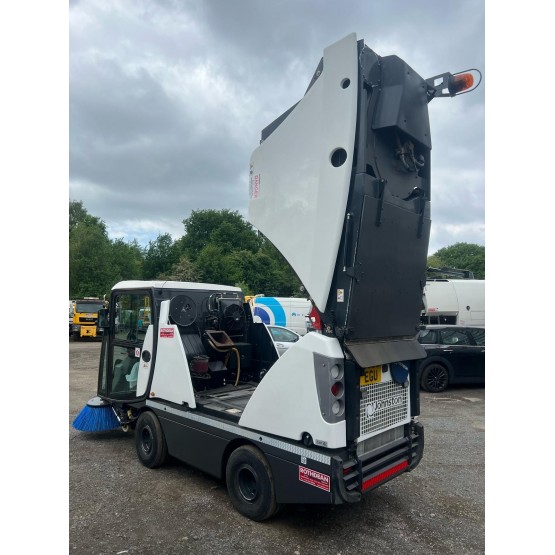 2020 JOHNSTON CX202 ROAD SWEEPER in Compact Sweepers