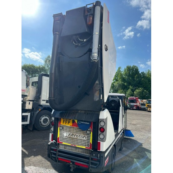 2019 JOHNSTON CX202 ROAD SWEEPER in Compact Sweepers
