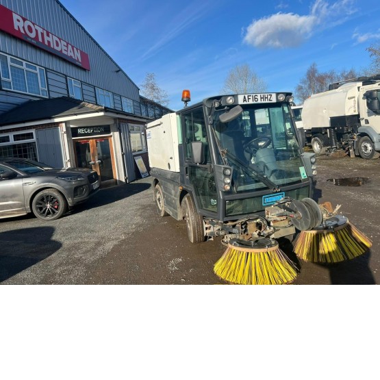 2016 SCHMIDT SWINGO 200+ ROAD SWEEPER in Compact Sweepers