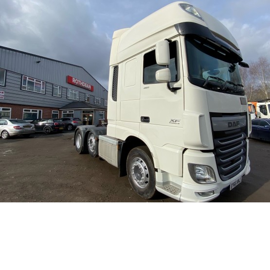 2015 DAF XF105-460 SUPER SPACE CAB in 6x2 Tractor Units