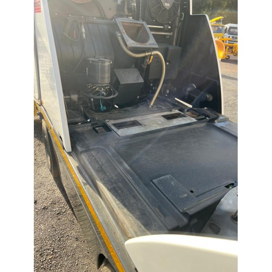 2020 JOHNSTON CX202 ROAD SWEEPER in Compact Sweepers