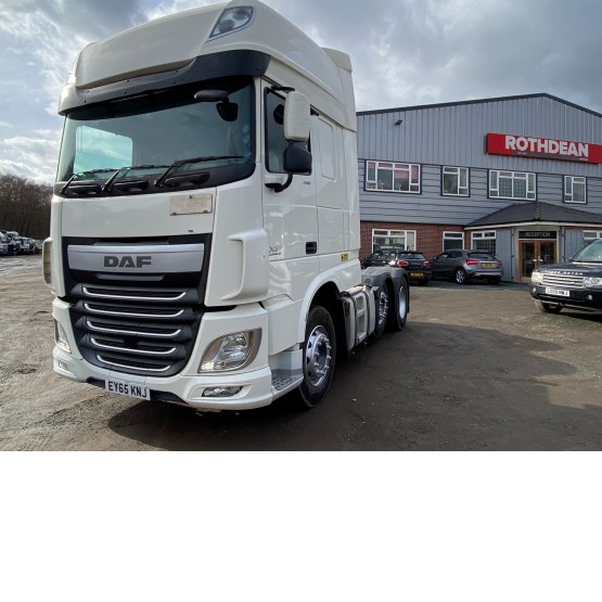 2015 DAF XF105-460 SUPER SPACE CAB in 6x2 Tractor Units