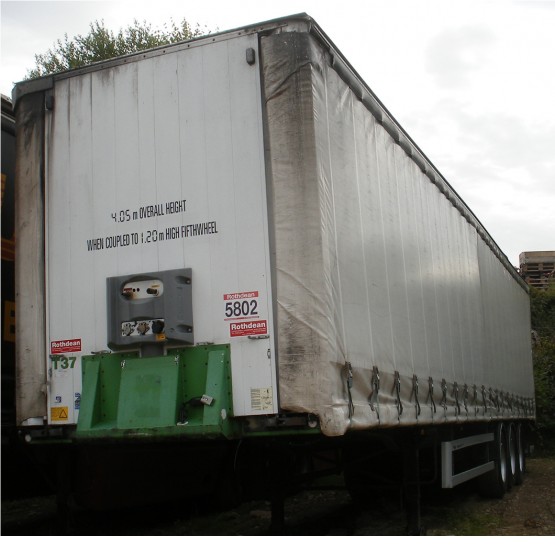 2002 FREUHAUF c/w TAIL LIFT in Curtain Siders Trailers