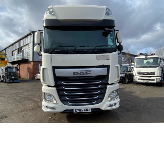 2015 DAF XF105-460 SUPER SPACE CAB in 6x2 Tractor Units