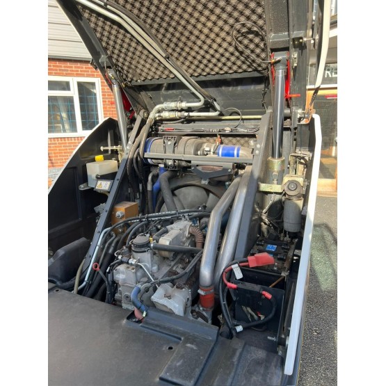 2020 JOHNSTON CX202 ROAD SWEEPER in Compact Sweepers