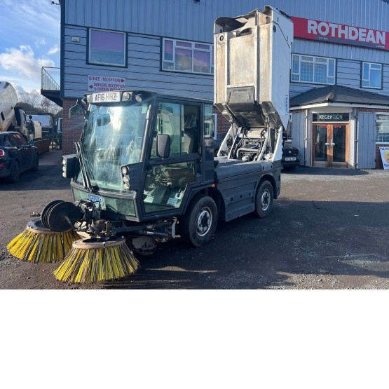 2016 SCHMIDT SWINGO 200+ ROAD SWEEPER in Compact Sweepers