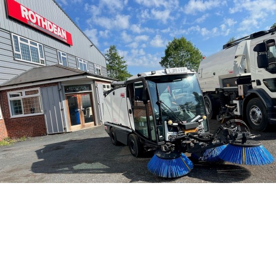 2019 JOHNSTON CX202 ROAD SWEEPER in Compact Sweepers