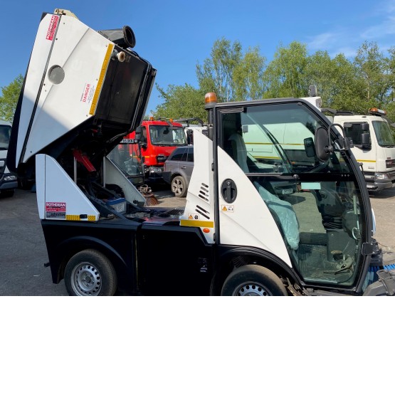 2017 JOHNSTON C101 ROAD SWEEPER in Compact Sweepers