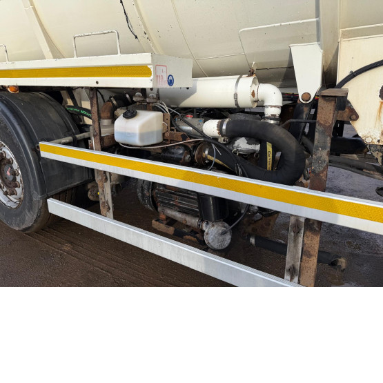 2012 WHALE  in Vacuum Tankers Trailers