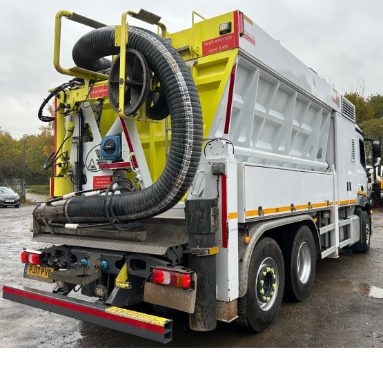 2017 MERCEDES ANTOS 2542 BLUETEC 6 in Gulley Suckers and Jetters