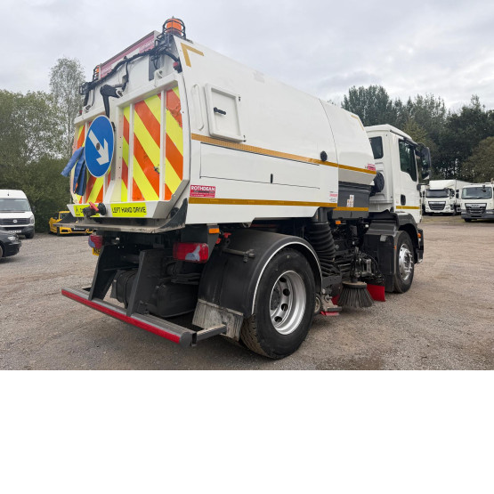 2013 MAN TGM15.250 EEV ROAD SWEEPER in Truck Mounted Sweepers