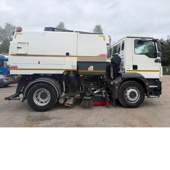 2013 MAN TGM15.250 EEV ROAD SWEEPER in Truck Mounted Sweepers
