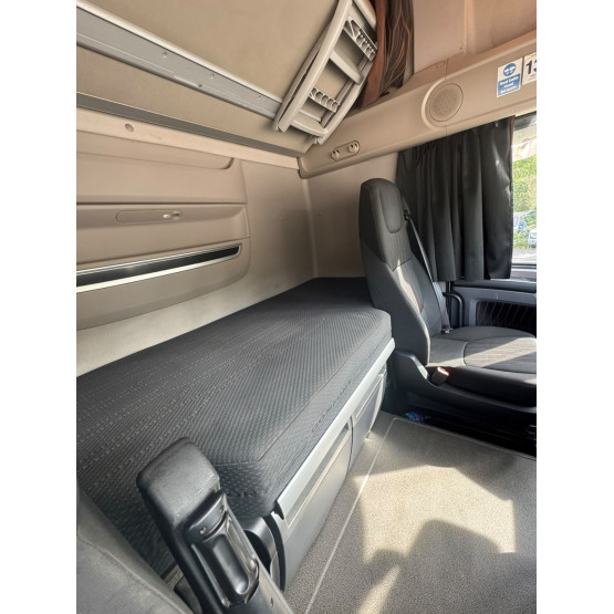 2022 DAF XF480 Super Space Cab in 6x2 Tractor Units
