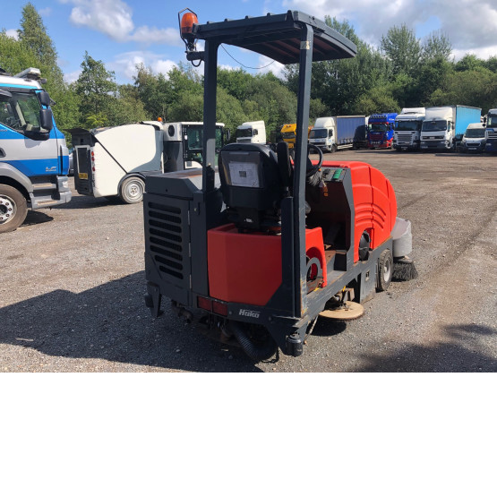 2012 HAKO HAKOMATIC 1800 LPG ROAD SWEEPER in Compact Sweepers