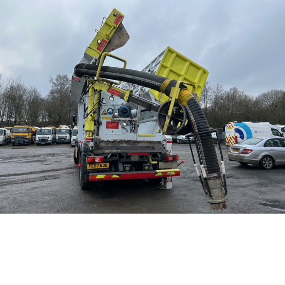 2017 MERCEDES RSP VACUUM EXCAVATOR ESE 6RD 8000L in Gulley Suckers and Jetters