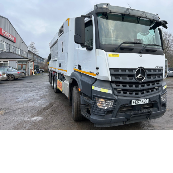 2017 MERCEDES RSP VACUUM EXCAVATOR ESE 6RD 8000L in Gulley Suckers and Jetters