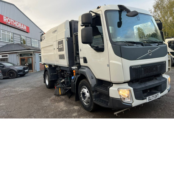 2017 VOLVO FL250 ROAD SWEEPER in Truck Mounted Sweepers