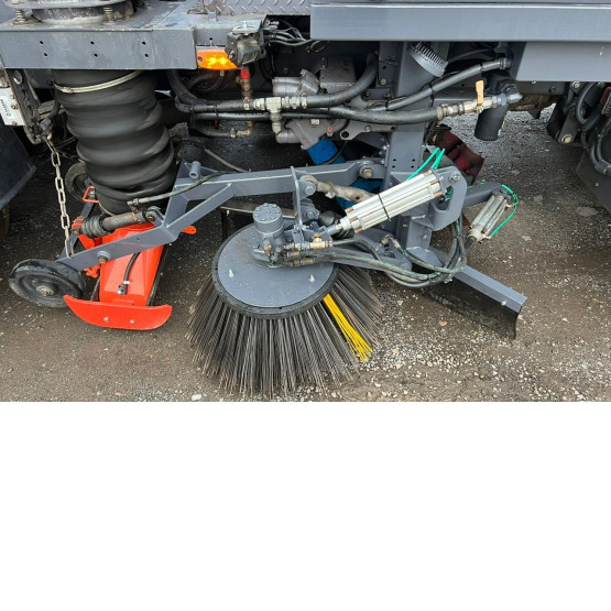2017 VOLVO FL250 ROAD SWEEPER in Truck Mounted Sweepers
