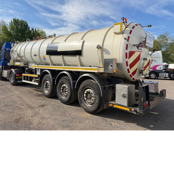 2013 WHALE VACUUM TANKER in Vacuum Tankers Trailers
