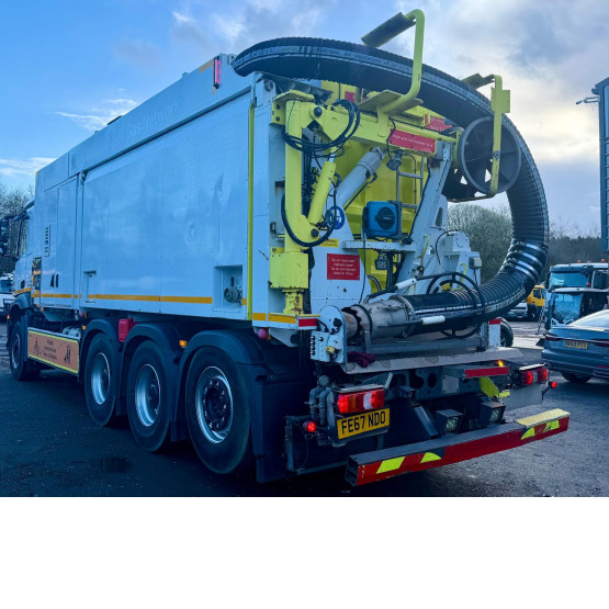 2017 MERCEDES RSP VACUUM EXCAVATOR ESE 6RD 8000L in Gulley Suckers and Jetters