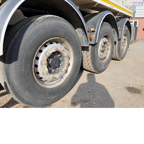 2013 WHALE VACUUM TANKER in Vacuum Tankers Trailers