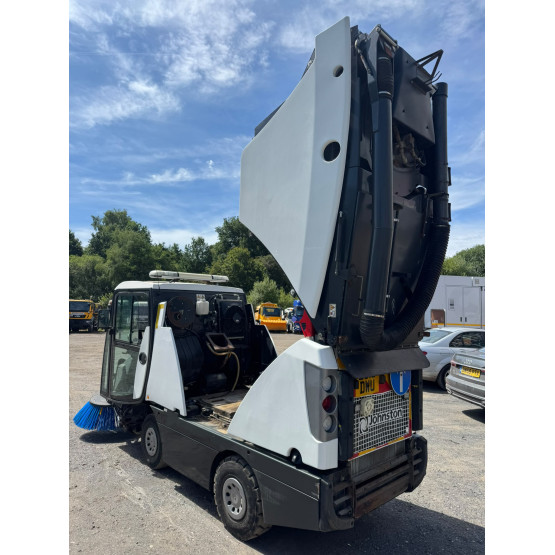 2018 JOHNSTON CX201 in Compact Sweepers