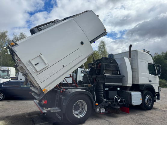 2018 VOLVO FM 330 Globetrotter in Truck Mounted Sweepers