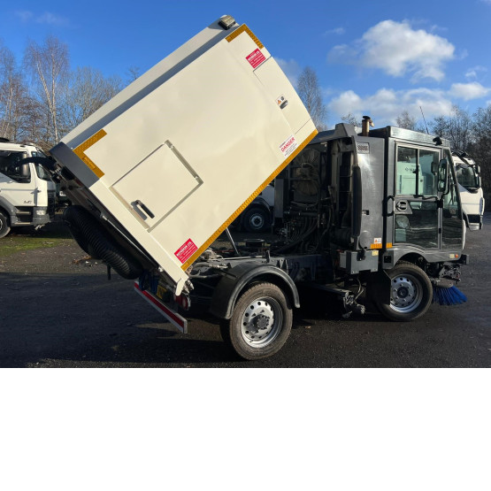 2020 SCARAB M25H in Compact Sweepers