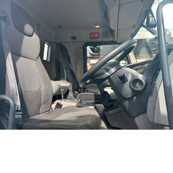 2016 DAF LF220 in 4x2 Tractor Units