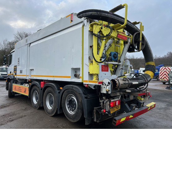 2017 MERCEDES RSP VACUUM EXCAVATOR ESE 6RD 8000L in Gulley Suckers and Jetters