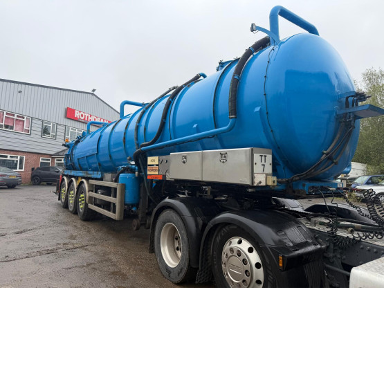 2009 WHALE VACUUM TANKER in Vacuum Tankers Trailers