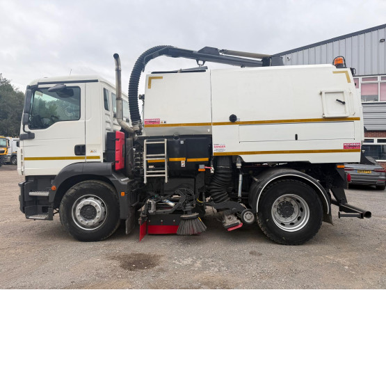 2013 MAN TGM15.250 EEV ROAD SWEEPER in Truck Mounted Sweepers