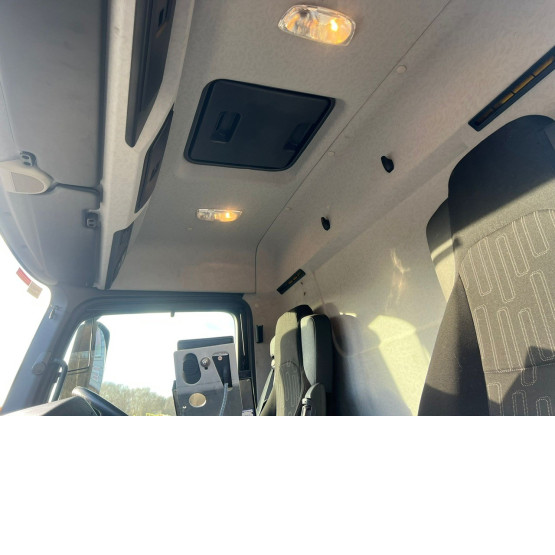 2017 MERCEDES 1824 BLUETEC 6 in Gritters