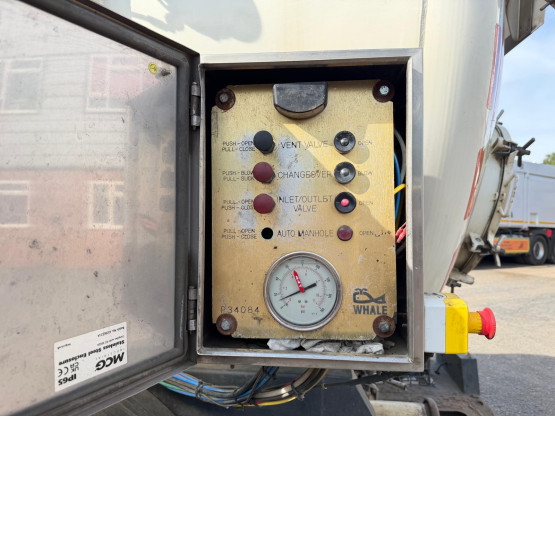 2013 WHALE VACUUM TANKER in Vacuum Tankers Trailers