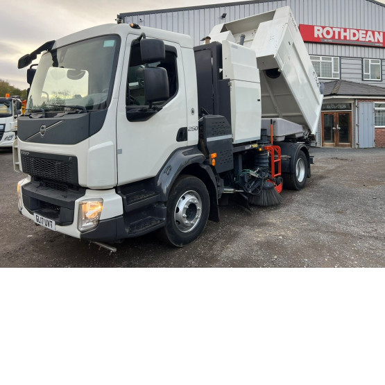 2017 VOLVO FL250 ROAD SWEEPER in Truck Mounted Sweepers