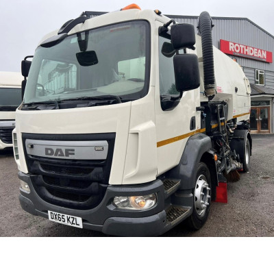 2015 DAF LF220 ROAD SWEEPER