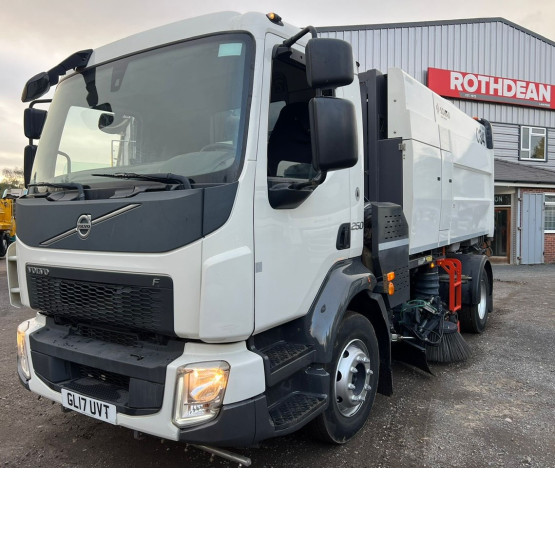 2017 VOLVO FL250 ROAD SWEEPER in Truck Mounted Sweepers