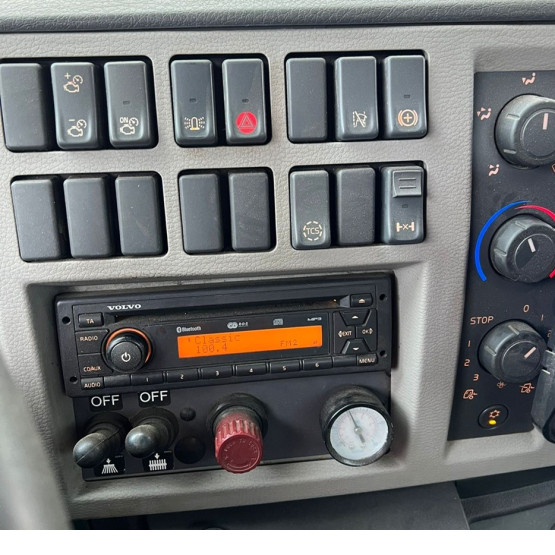 2017 VOLVO FL250 ROAD SWEEPER in Truck Mounted Sweepers