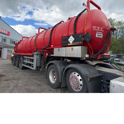 2013 WHALE WASTE TANKER