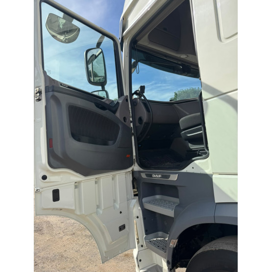 2022 DAF XF480 Super Space Cab in 6x2 Tractor Units