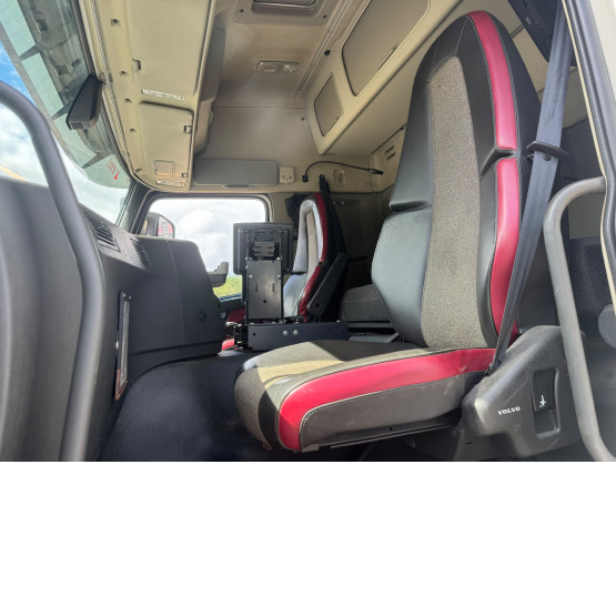 2018 VOLVO FM 330 Globetrotter in Truck Mounted Sweepers
