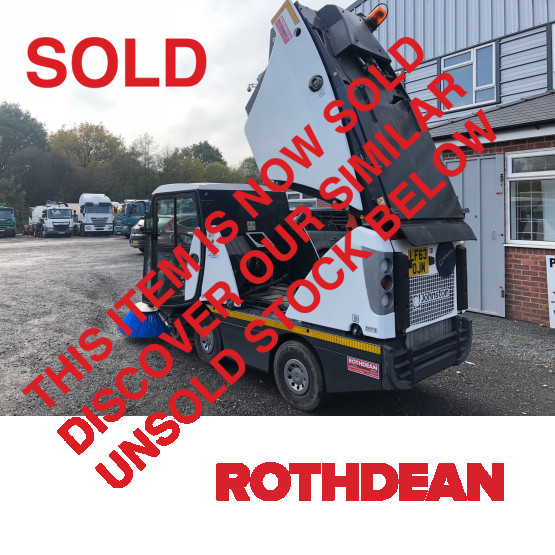 2013 JOHNSTON SWEEPER in Compact Sweepers