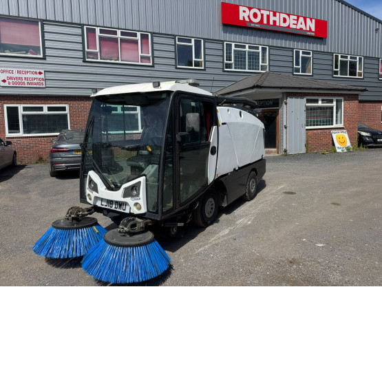 2018 JOHNSTON CX201 in Compact Sweepers
