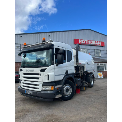 2015 SCANIA P280 ROAD SWEEPER