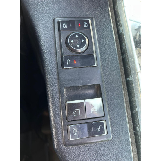 2015 MERCEDES ACTROS 2548 in 6x2 Tractor Units